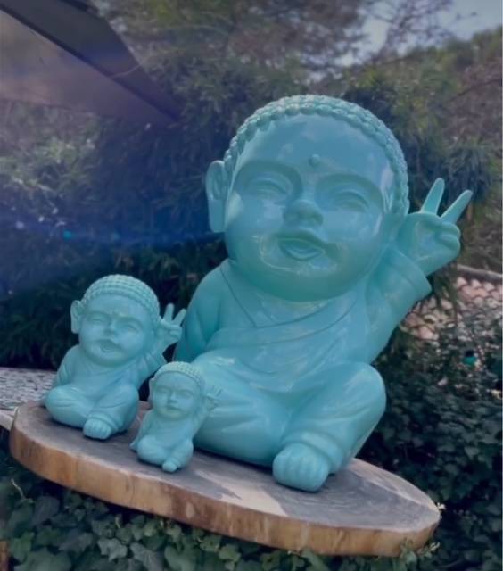 Une statue moderne de jardin en résine haute résistance, avec livraison rapide partout en France.