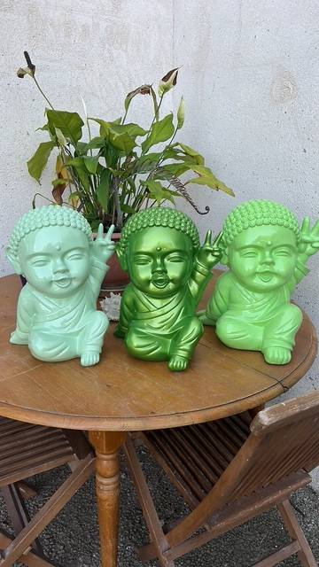 Green attitude avec  nos buddhas  qui sont déclinables sur la palette infinie  des verts ,