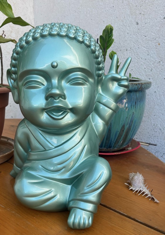 Idée cadeau zen originale avec statuette Bouddha colorée et numérotée made in France à Monaco dans les Alpes-Maritimes