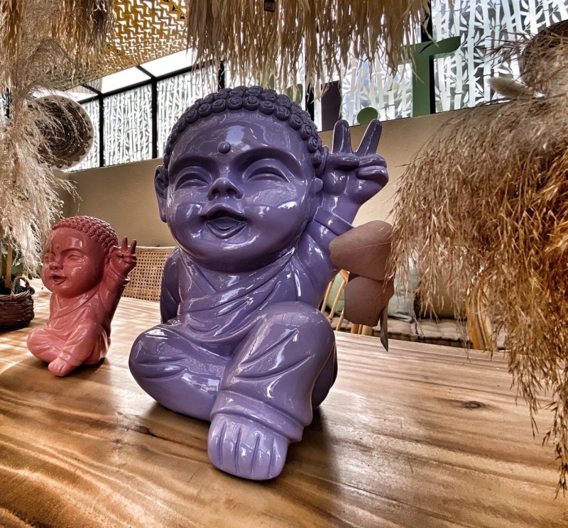 Bouddha géant customisé pour branding événementiel dans festival artistique international à Aix-en-Provence