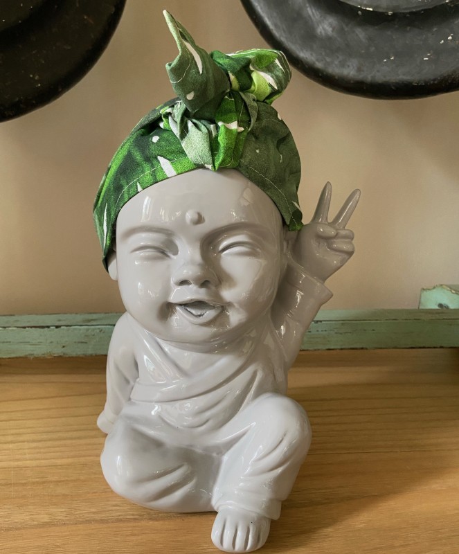 Acheter une statue de Bouddha en fibre de verre personnalisée pour intérieur lumineux à Paris dans le 11e arrondissement