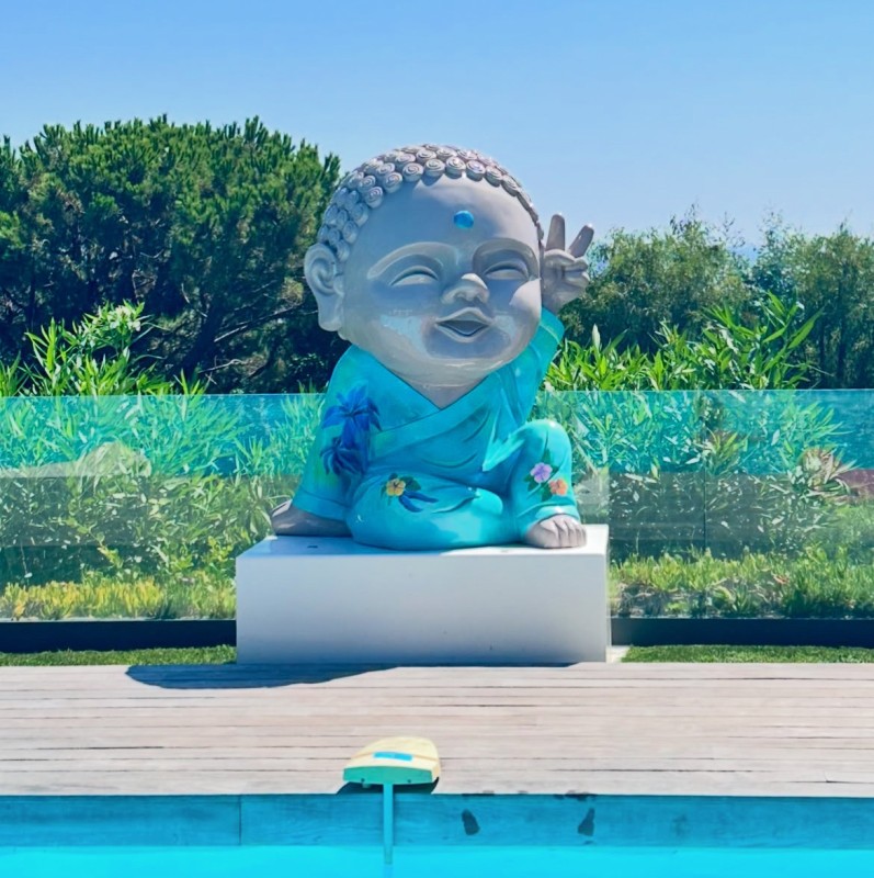 Devis sur mesure pour Bouddha décoratif grand format extérieur destiné à la terrasse d’un bar lounge à Monaco