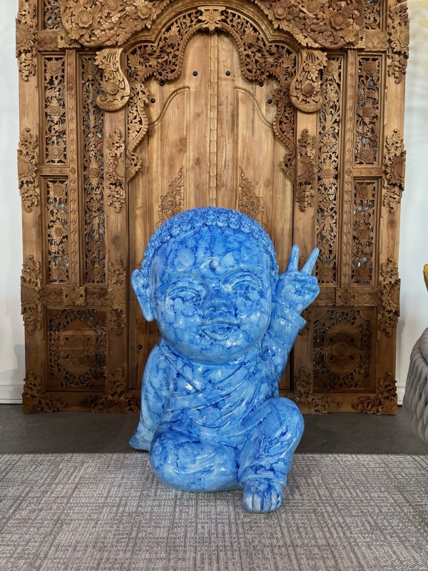 Objet de décoration grand format Bouddha joyeux pour centre esthétique haut de gamme à Cannes 06400