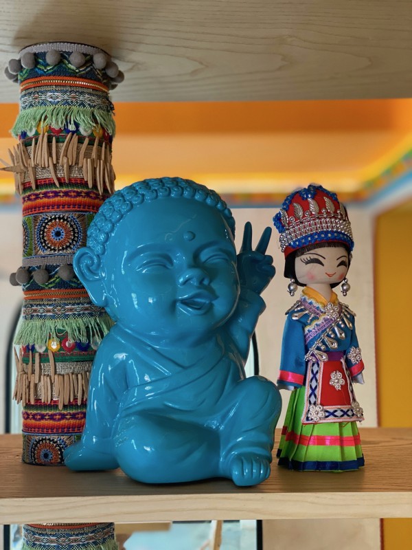 Acheter une statue Bouddha personnalisée pour terrasse de restaurant haut de gamme à Monaco avec finition couleur sur demande