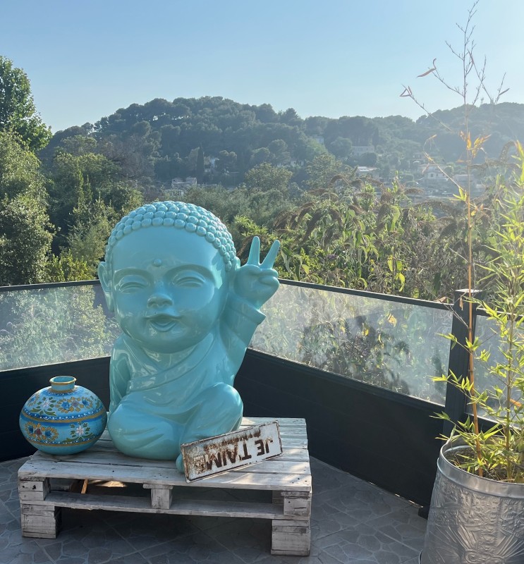 Bouddha extérieur 1m50 installé sur terrasse de restaurant végétarien à Aix Bouches-du-Rhône