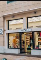 Boutique de chaussures femmes haut de gammes , articles de modes Cannes Avideh